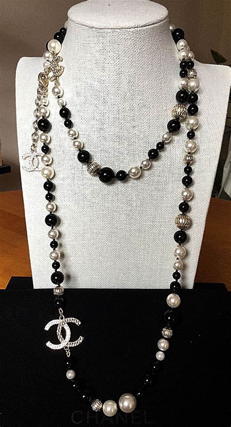 chanel black and white pearls|chanel long necklace with pearls.